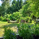 Warminska Przystan - Dom Caloroczny Дом отдыха *